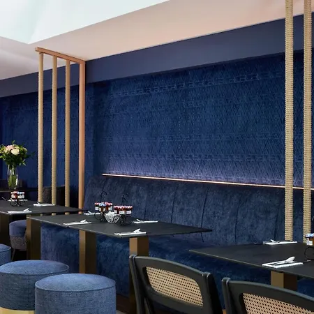 Tourisme Avenue 4* パリ