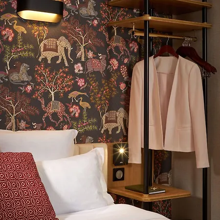 Tourisme Avenue 4* Parigi