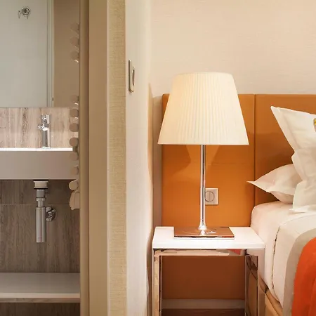 Tourisme Avenue 4* Parigi