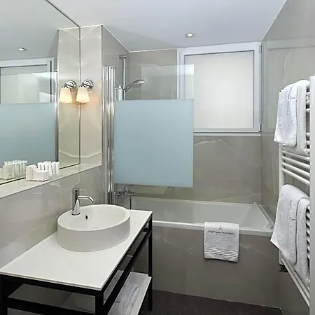 Hotel Tourisme Avenue 4*