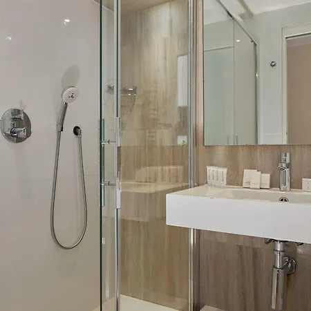 Tourisme Avenue Szálloda 4*