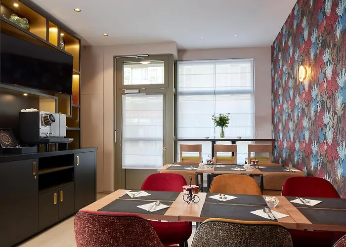 Tourisme Avenue ホテル 4*