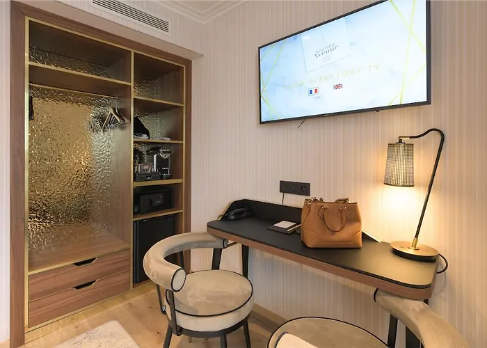 ホテル Tourisme Avenue パリ