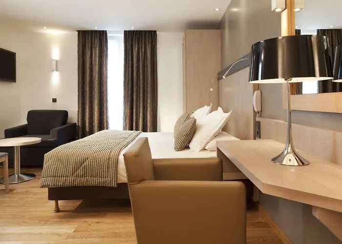 Tourisme Avenue ホテル 4*